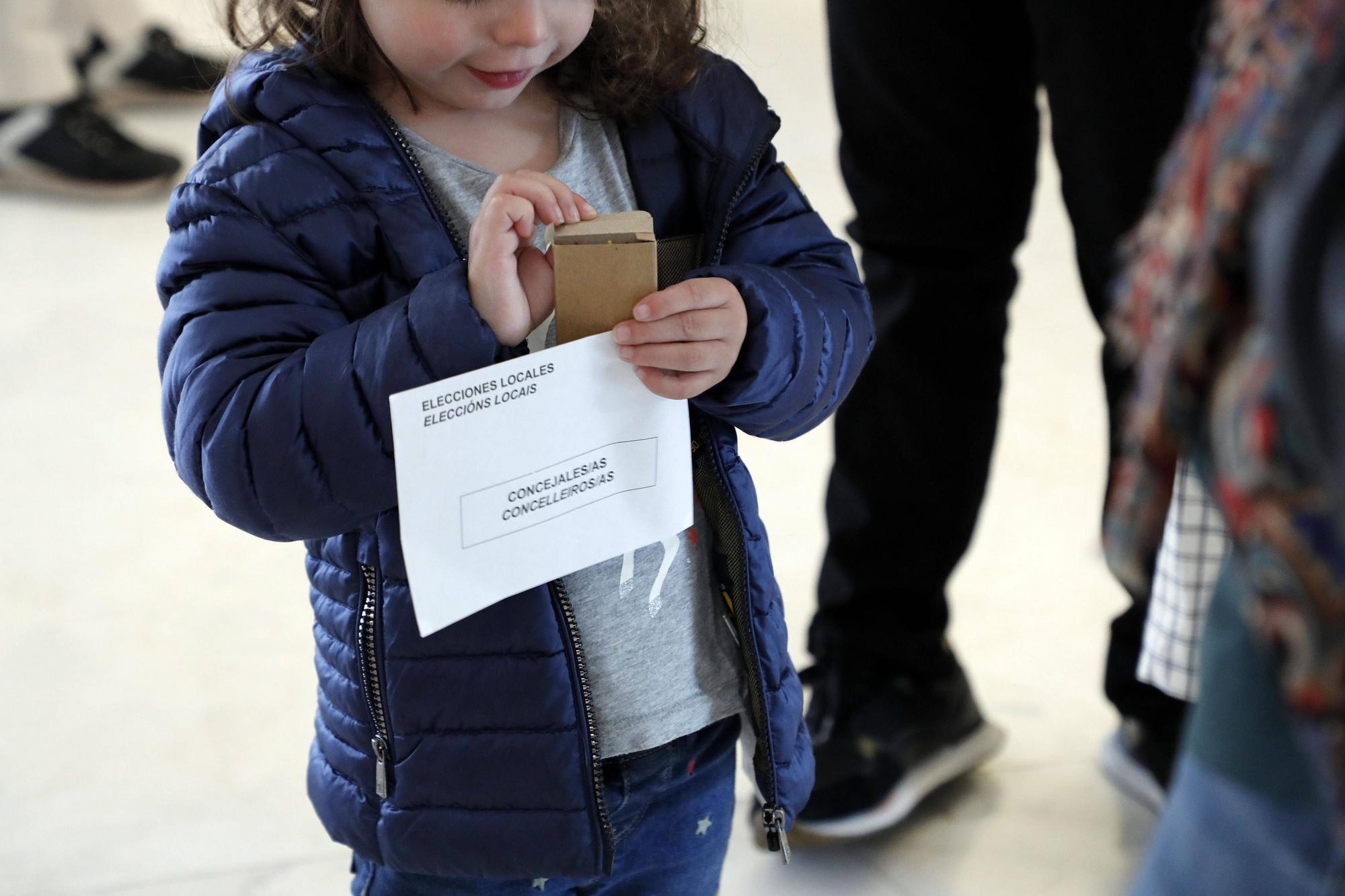 Así fue la jornada electoral en Santiago: las imágenes