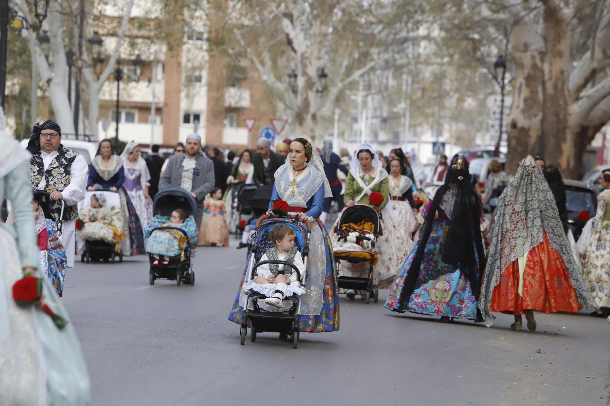 Multitudinaria Ofrenda fallera en Xàtiva