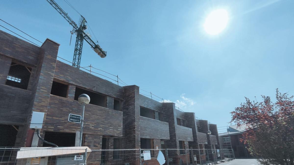 Viviendas en construcción en Siero.