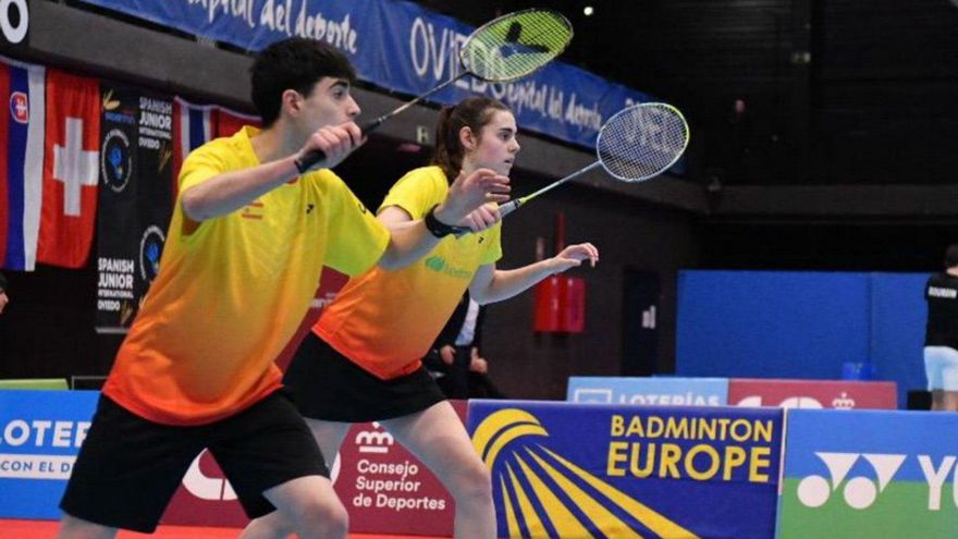 Un prodigio: el asturiano Adolfo López, bronce con Carmen Jiménez en el dobles mixto del Spanish Junior Open