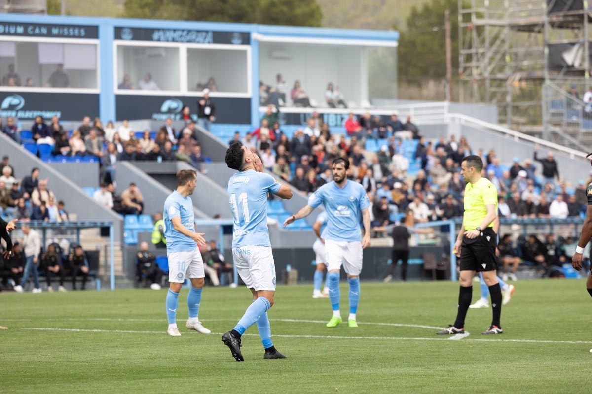 Las imágenes del partido de la UD Ibiza contra el Ceuta