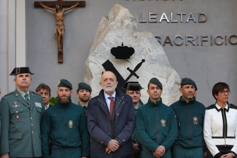 El director general del instituto armado, Félix Azón, ha felicitado personalmente a los agentes que participaron en el rescate del pequeño en Totalán