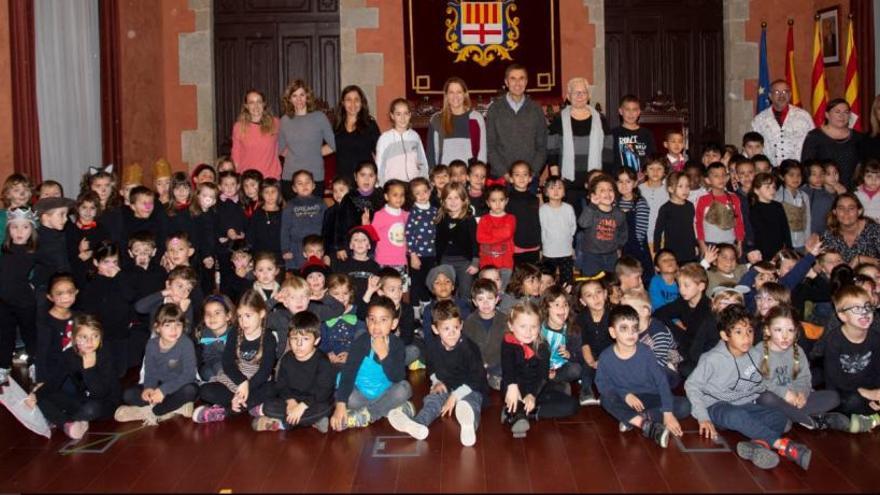 L&#039;Ajuntament de Manresa s&#039;il·lumina de color blau pel Dia Internacional de la Infància