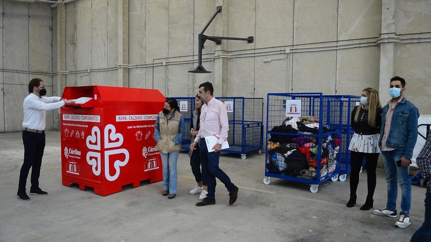 Cáritas Plasencia reciclará ropa usada para su posterior venta en una tienda propia