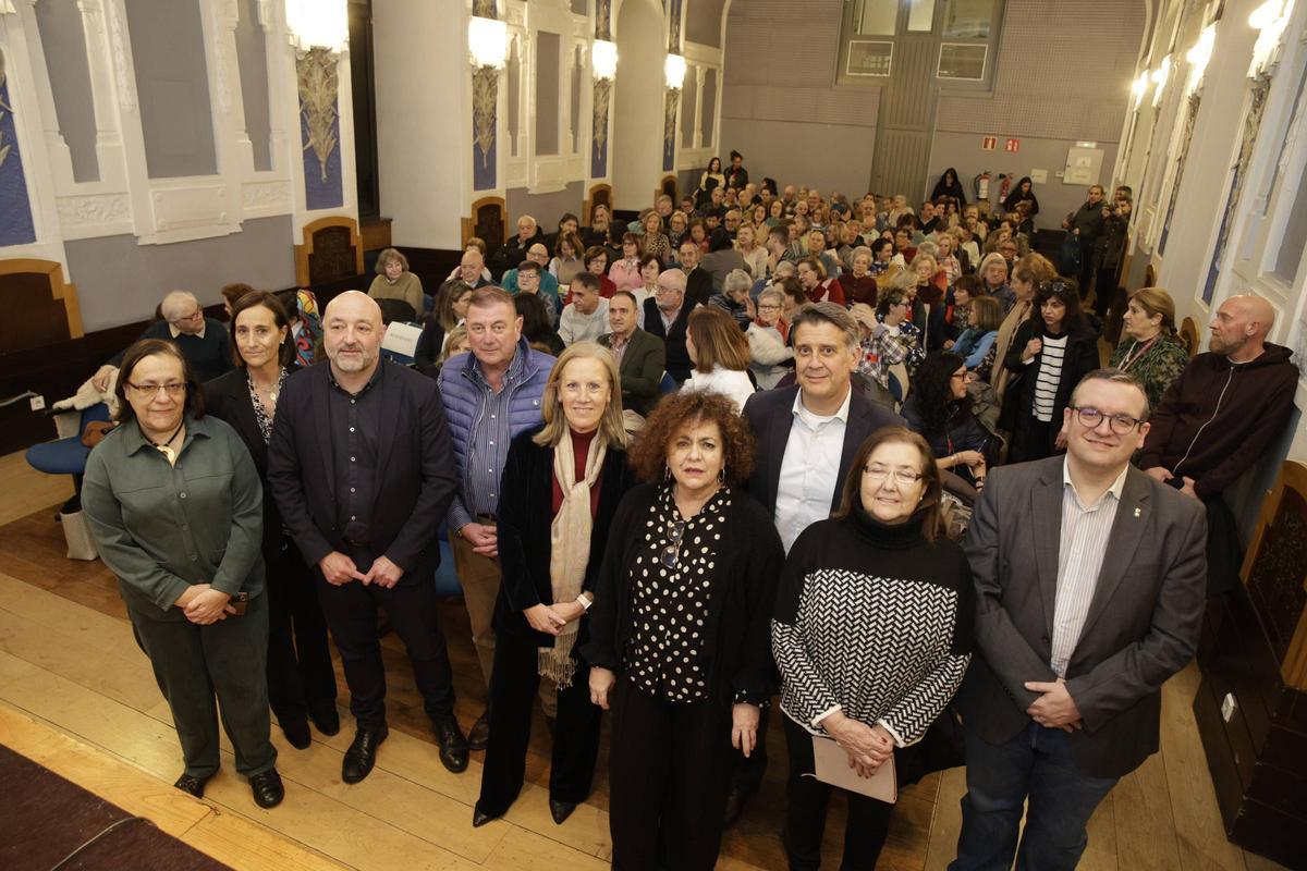 Ponentes y público en las jornadas contra la soledad no deseada en Gijón.