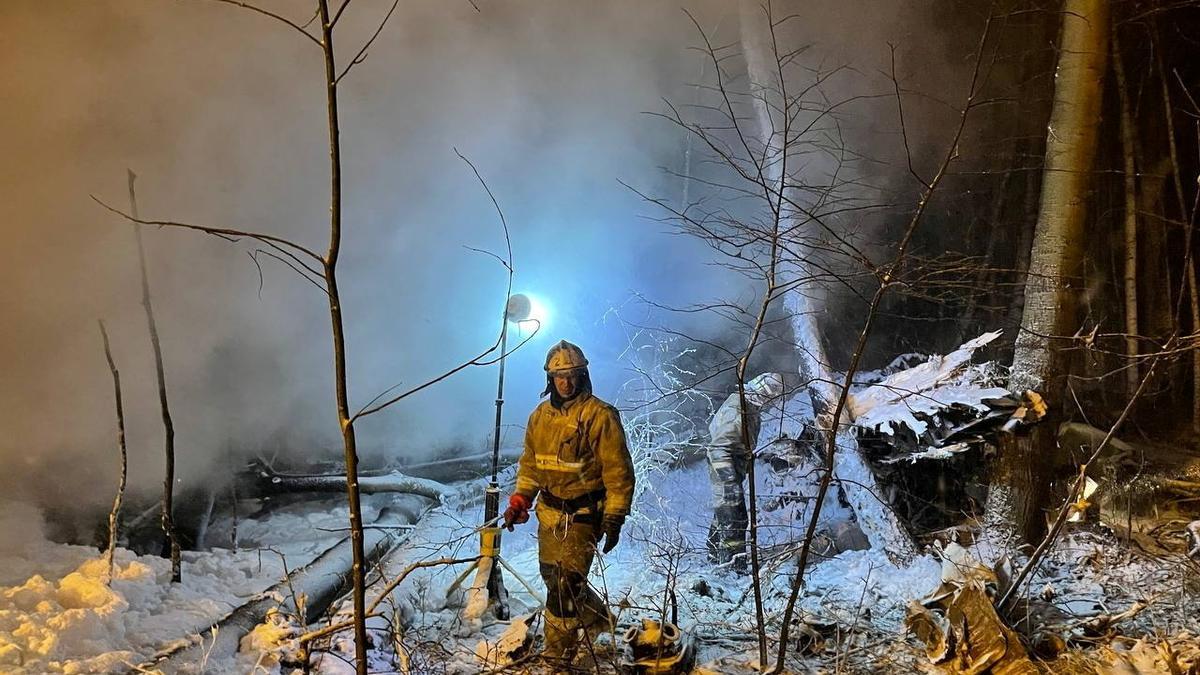 Nueve fallecidos en un accidente aéreo en Siberia. Según la agencia federal de aviación rusa, la aeronave dio un rodeo después de llegar a tierra, momento en el que se perdió la comunicación.