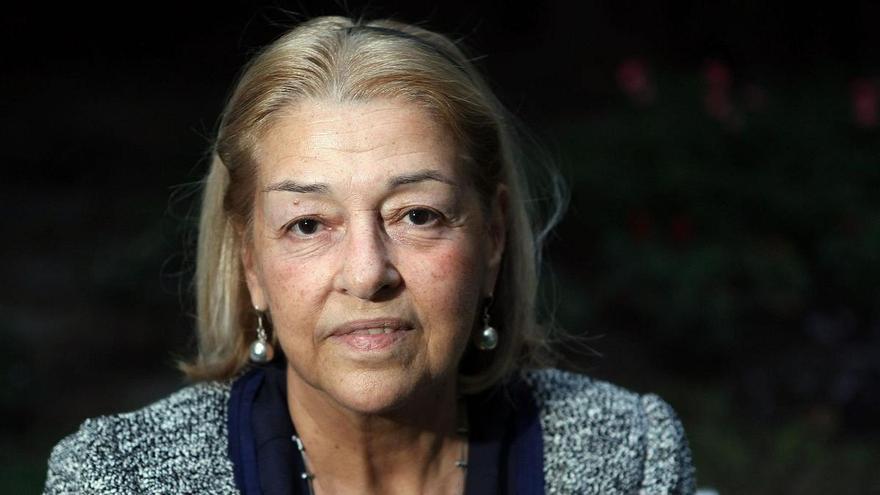 Escuchando hablar a Beatriz de Moura