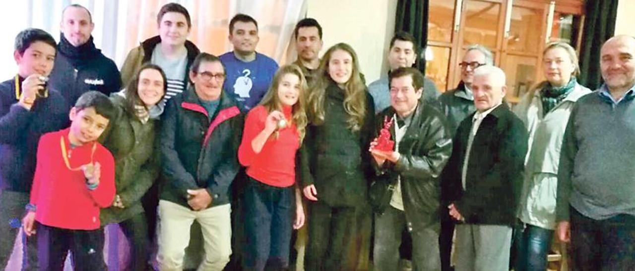 Imagen de los jugadores del torneo de rápidas de Algaida, celebrado por Sant Honorat.