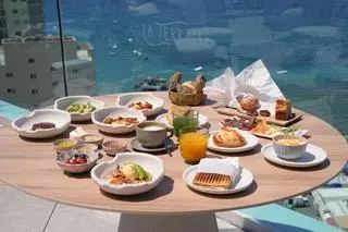 Port Hotels incorpora el Desayuno by Fran Segura a La Terrasse Rooftop del Hotel Port Benidorm