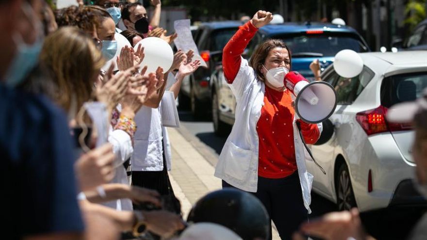 Sanidad y los médicos temporales reactivan el diálogo tras la huelga