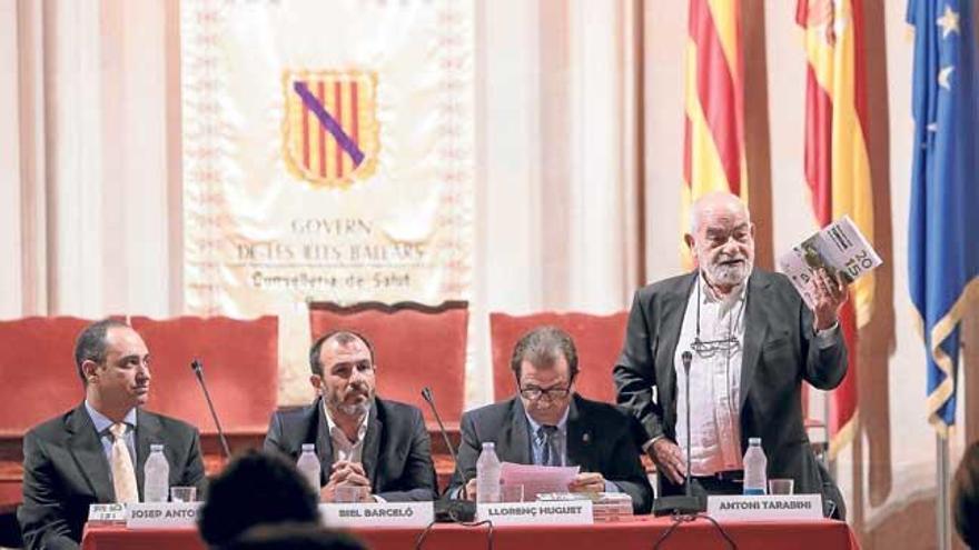 Josep Antoni Cifre, Biel Barceló, Llorenç Huguet y Antoni Tarabini, ayer en la presentación del Anuario de Turismo 2015.