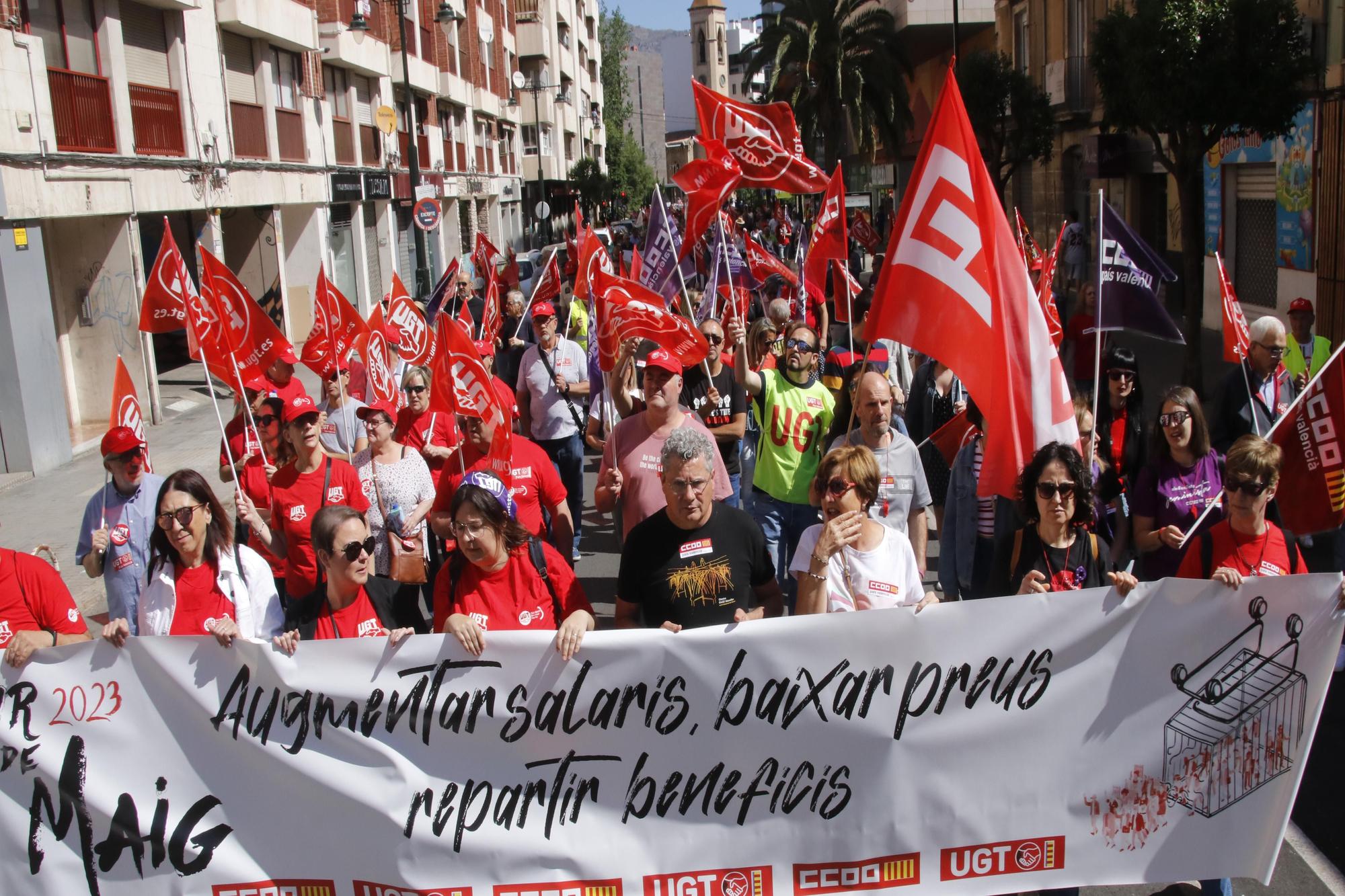 Un millar de personas en la manifestación del 1 de mayo de Alcoy