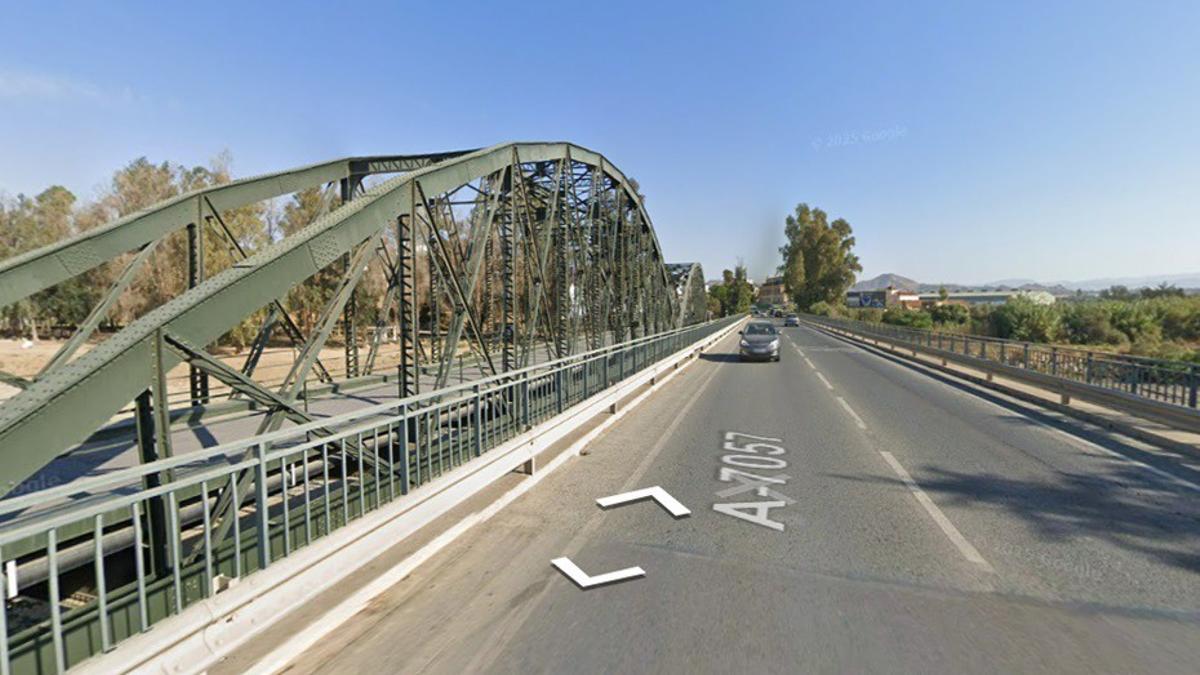 Puente de hierro de Cártama (Málaga), donde ha tenido lugar el accidente