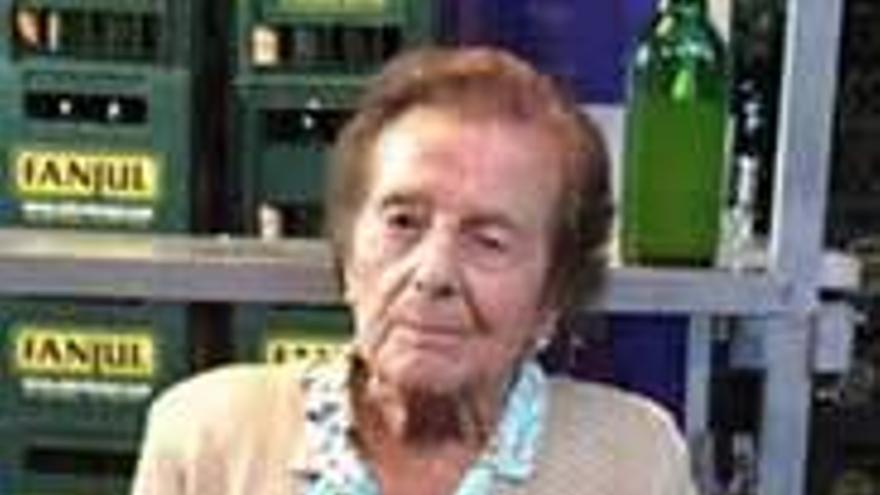 Pacita Manuela Lledes.