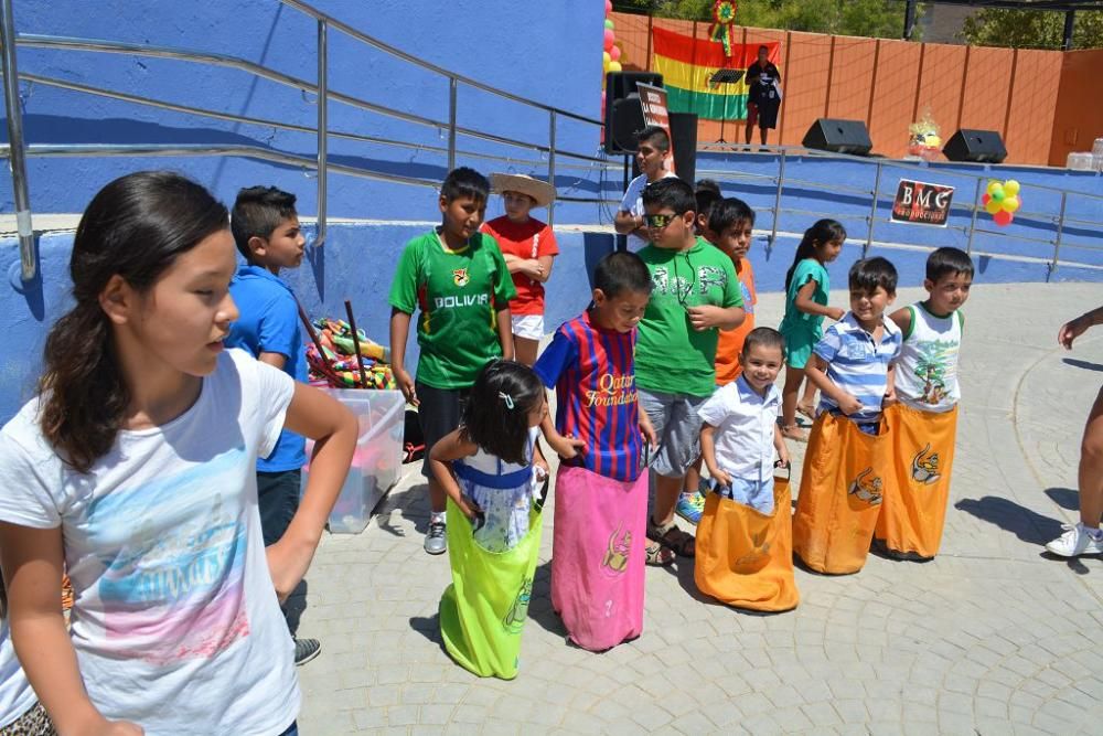 Homenaje a Bolivia en el Jardín de la Seda de Murcia