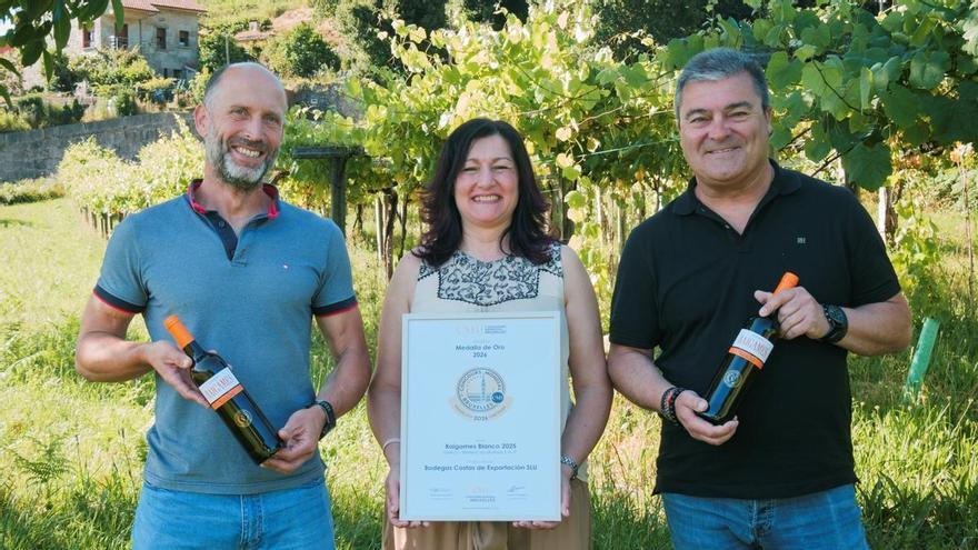 El vino moañés "Raigames" se alza con otra medalla y lograr 