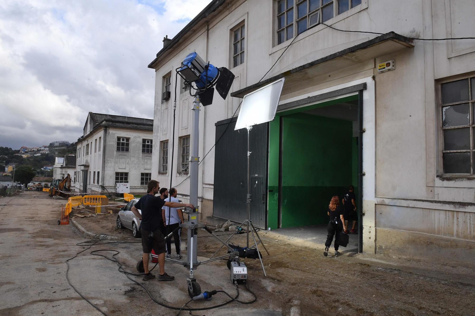 Un rodaje transforma la fábrica de armas de A Coruña en una cárcel