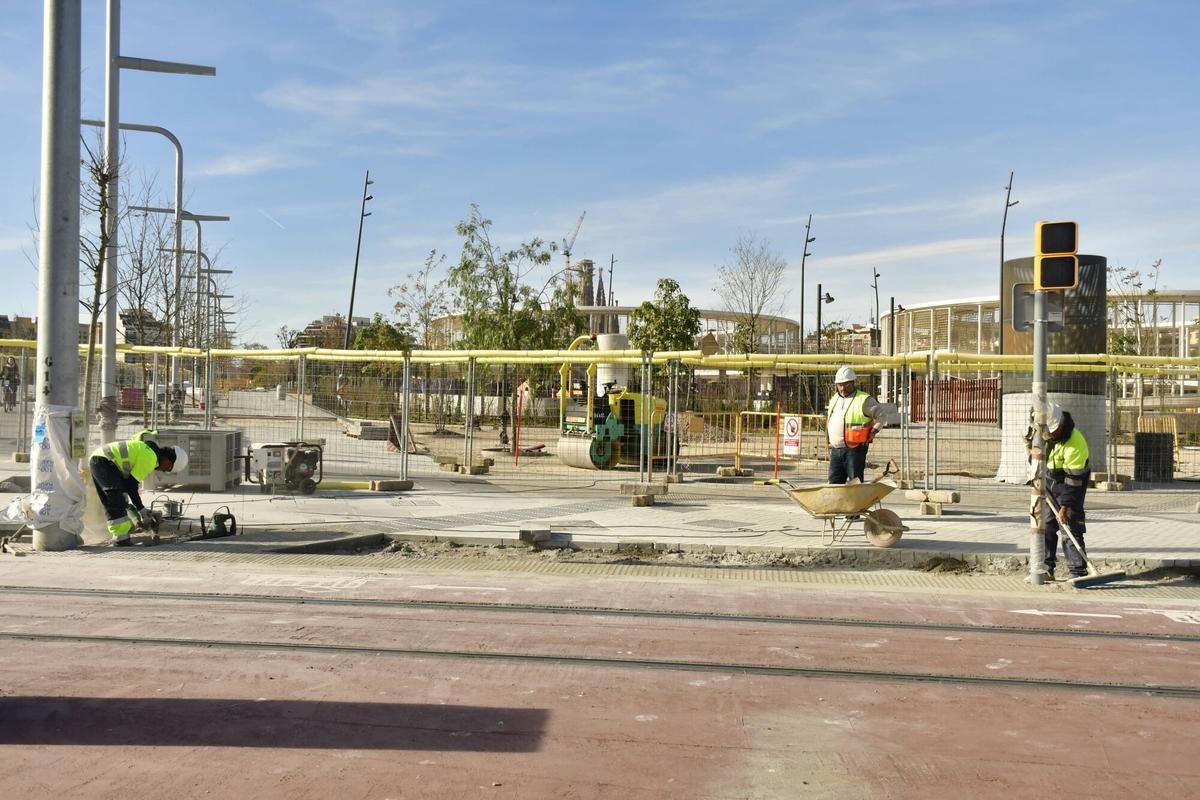 La nueva Glòries se deja ver durante la recta final de las obras