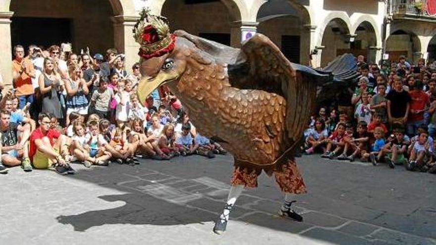 El ball de l&#039;àliga a la plaça, durant la festa major passada