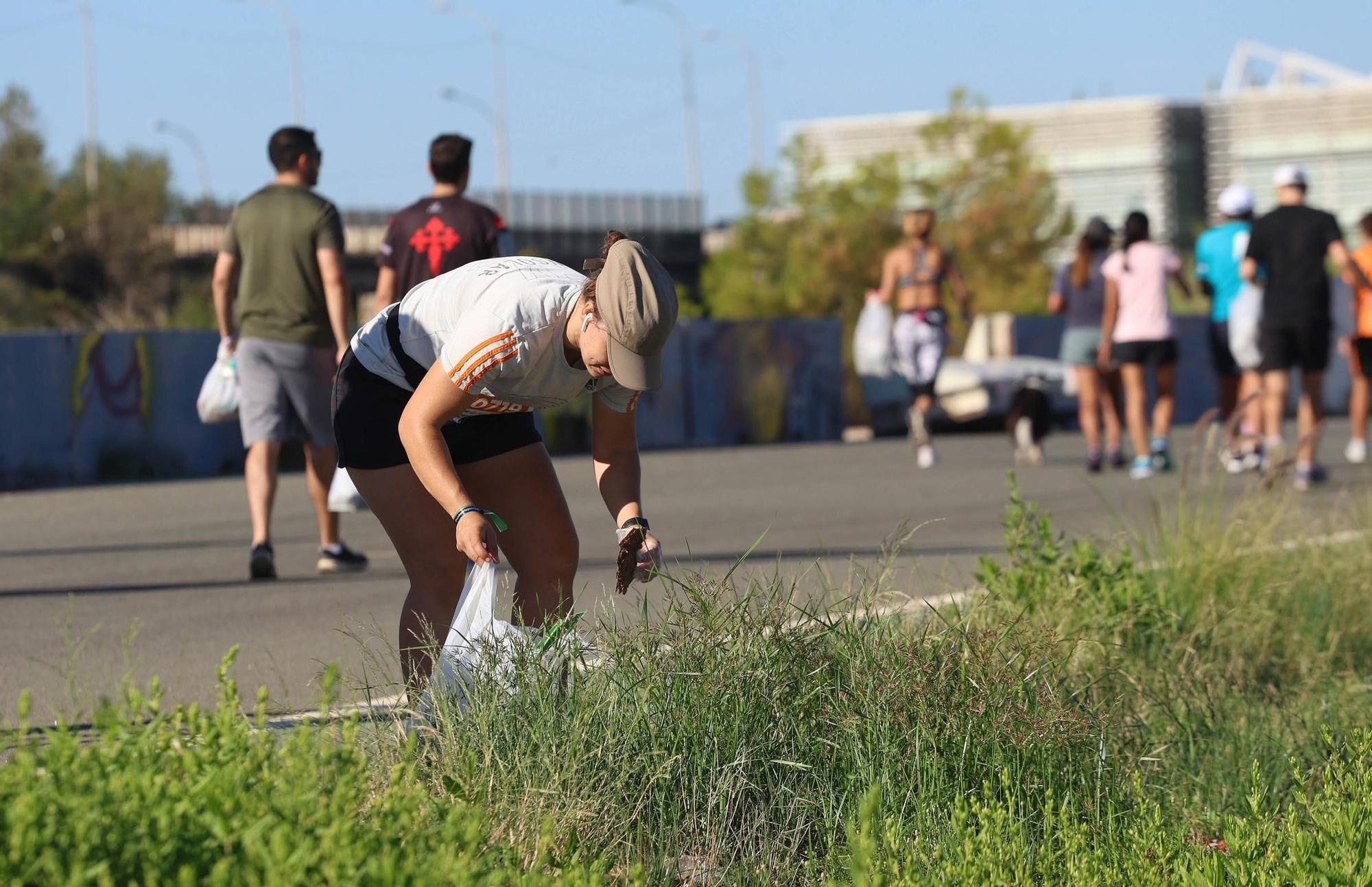 Nationale-Nederlanden Plogging Tour en Valencia que inaugura la Semana Europea del Deporte