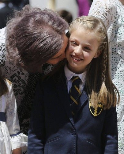 LA PRINCESA LEONOR RECIBE LA PRIMERA COMUNI?N