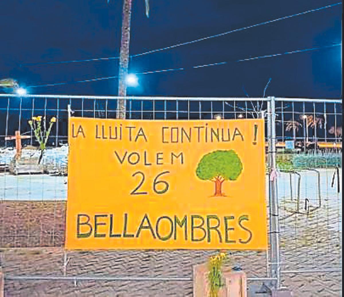 Vecinos de Palma contiúan su lucha en la plaza Llorenç Villalonga