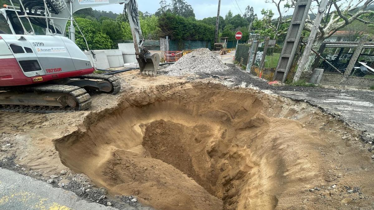La obra del saneamiento en Area de Bon, en Beluso