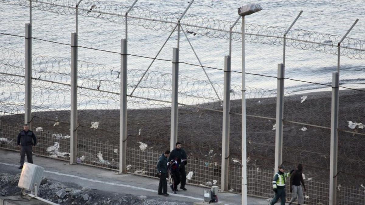 Vista de la valla de la frontera de Ceuta