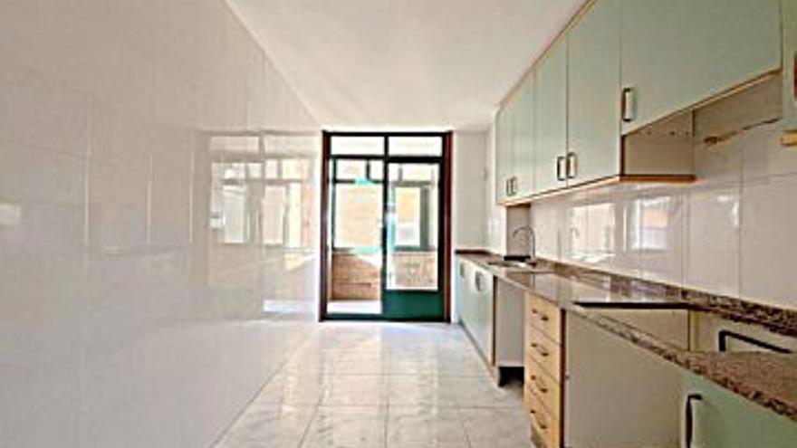 99.000 € Venta de piso en Pastoriza (Arteixo) 59 m2, 2 habitaciones, 1 baño, 1.678 €/m2...