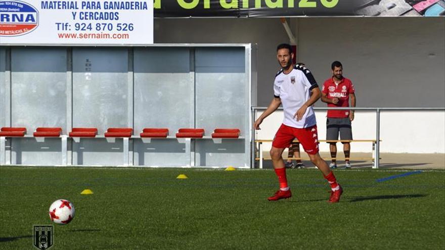 El Mérida perdió en Llerena dos puntos y a Javi Martín, lesionado