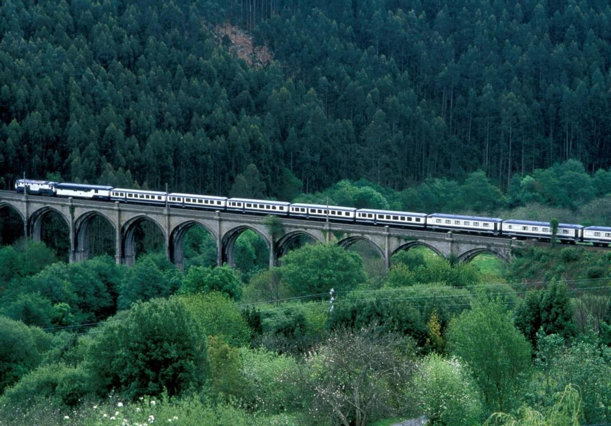 Tren Transcantábrico