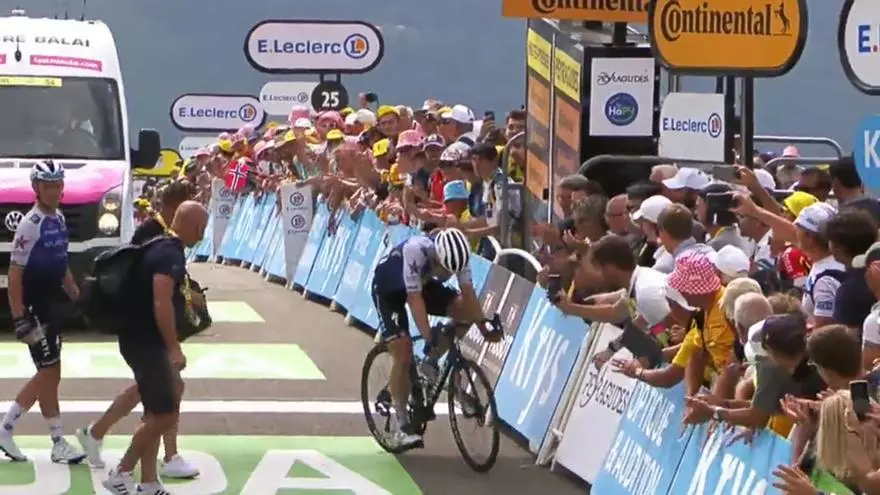 Emociona a cualquiera: La agonía de Jakobsen para no entrar fuera de control a 16 segundos de la meta