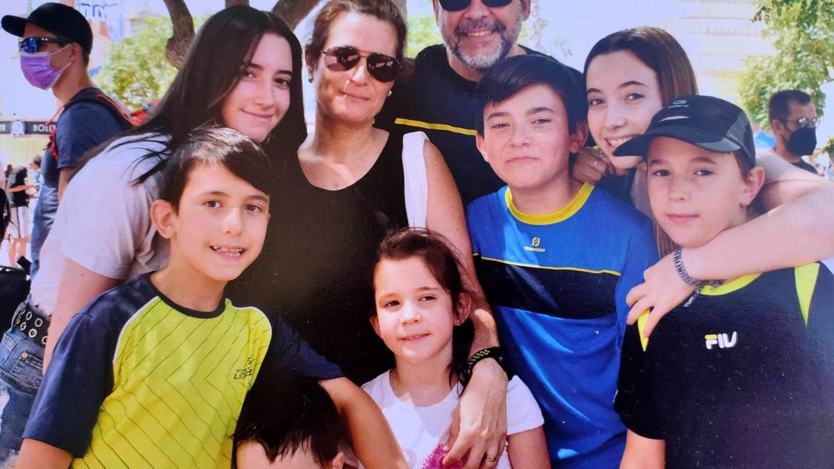 La familia formada por Patricia Cordero y Marco Antonio Sánchez.