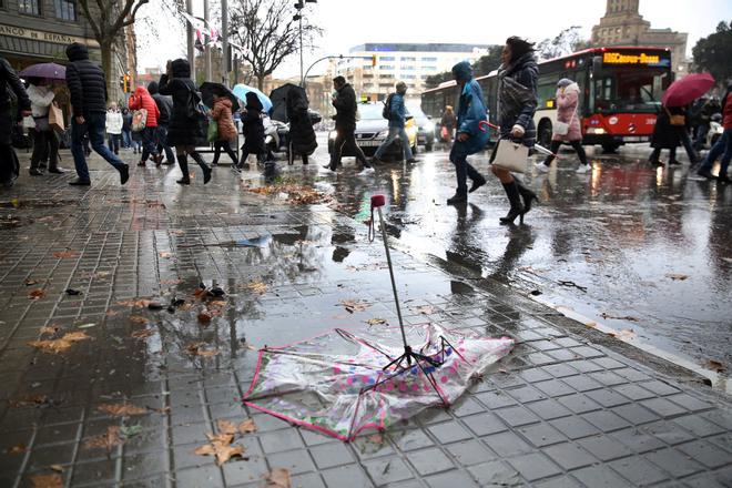 Catalunya activa avisos per vents huracanats davant el risc de ratxes d’entre 70 i 100 km/h