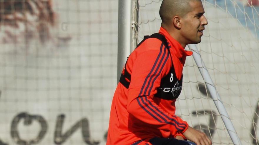 Feghouli vuelve al grupo tras cumplir su sanción