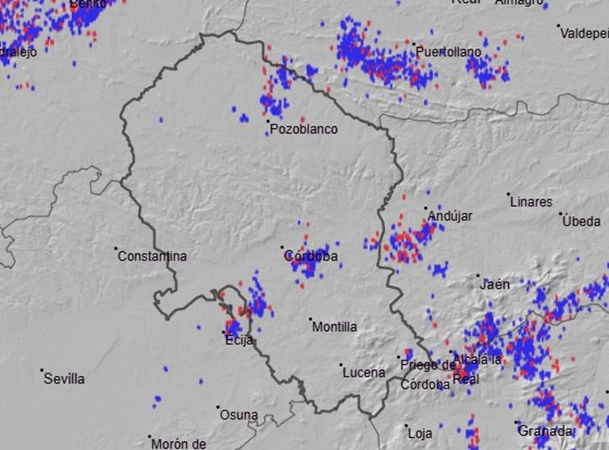 Mapa de rayos de la Aemet con la actividad registrada entre las 15 y las 16 horas del martes 28 de abril.