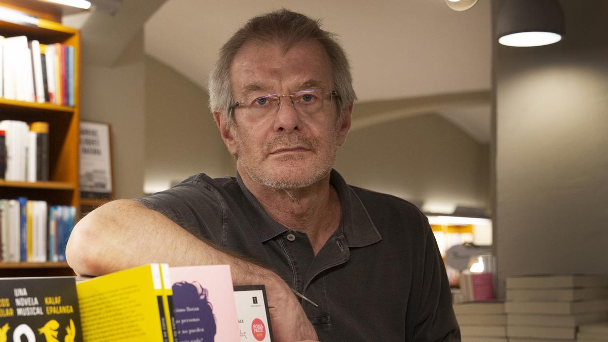 Lluís Morral: «Les vendes de llibres aquest 2022 estan sent normals tirant a baixes» Lluís Morral: «Les vendes de llibres aquest 2022 estan sent normals tirant a baixes»