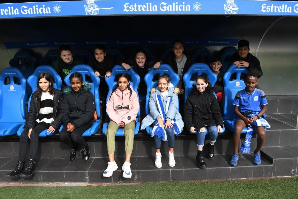 Alumnos del Ría do Burgo viven su experiencia blanquiazul