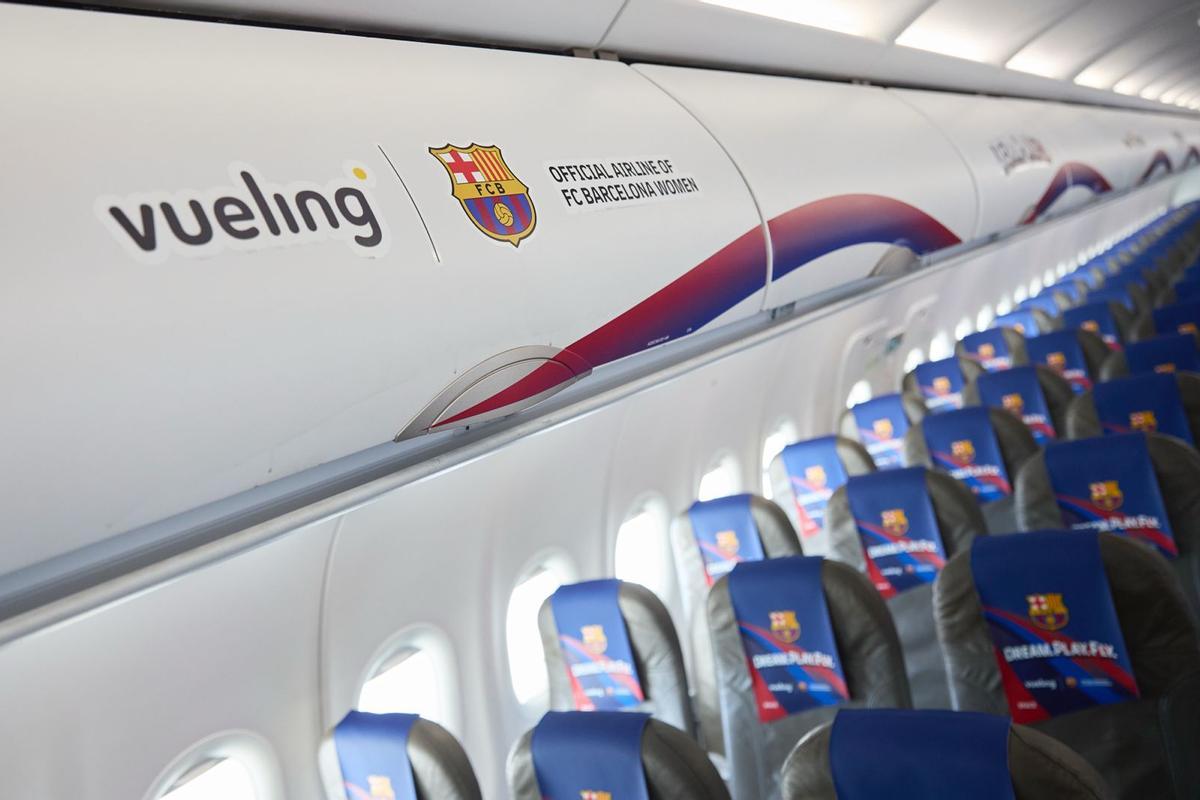 "Blaugranes al vent!": así es el nuevo avión del Barça femenino