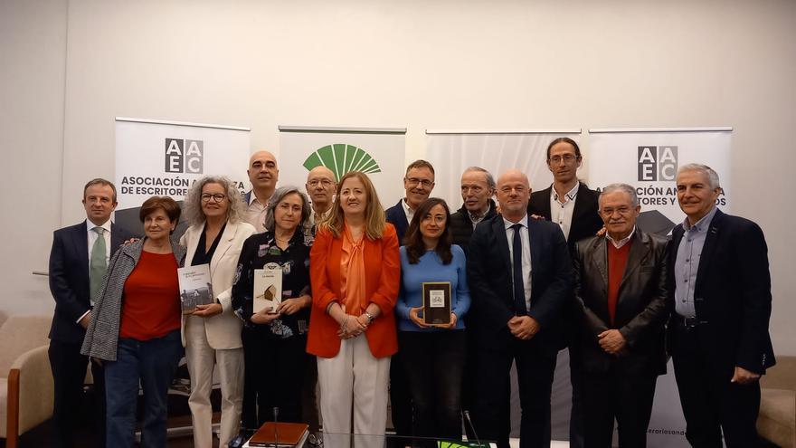 La cordobesa Ángeles Mora, Premio Andalucía de la Crítica de Poesía