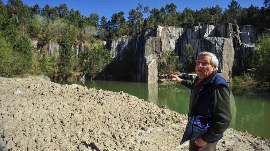 La zona de la vieja cantera de Cea que está en proceso de regeneración y que tendrá una balsa de 160 metros cúbicos. // Iñaki Abella