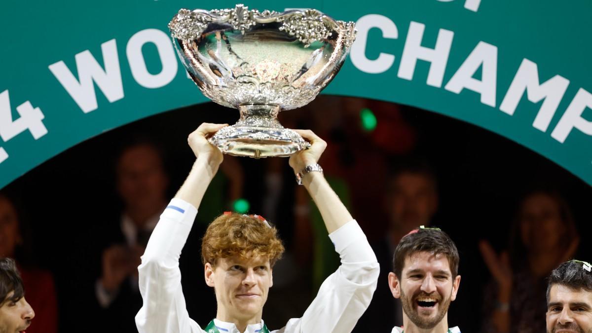 Jannik Sinner celebra su victoria en la final de la Copa Davis em 2024