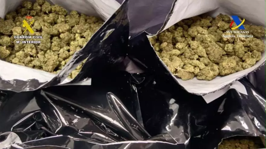 Detenido cuando iba a volar entre Islas con cuatro kilos de marihuana en su mochila