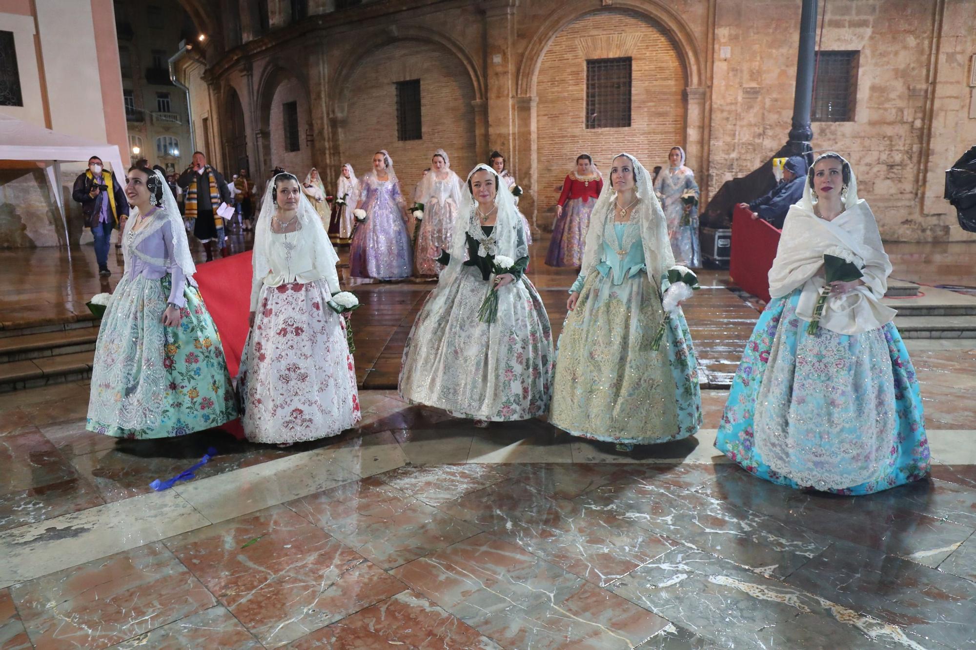 Búscate en el primer día de ofrenda por la calle de la Paz (entre las 20:00 a las 21:00 horas)