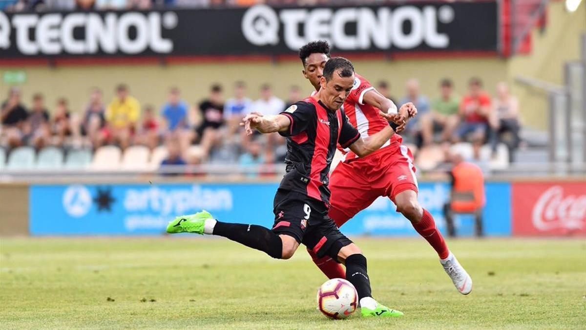 Linares, del Reus, en una jugada de ataque.