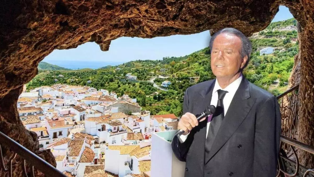 El refugio de Julio Iglesias es un pueblo blanco en el Parque Nacional más joven de España, situado entre alcornoques centenarios y el Mediterráneo