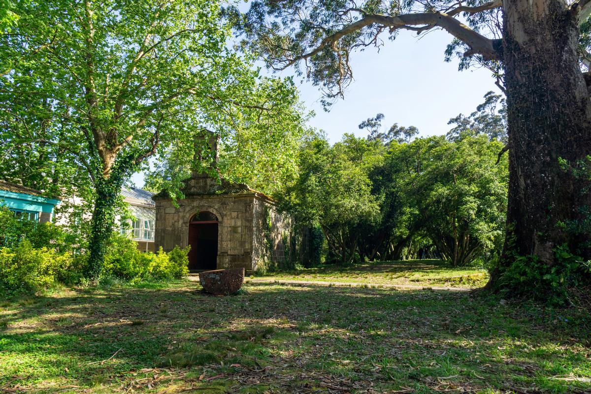 Una antigua ermita en la isla de San Simón