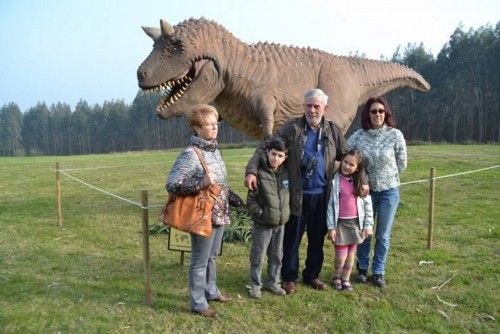 DINOSAURIOS MUJA