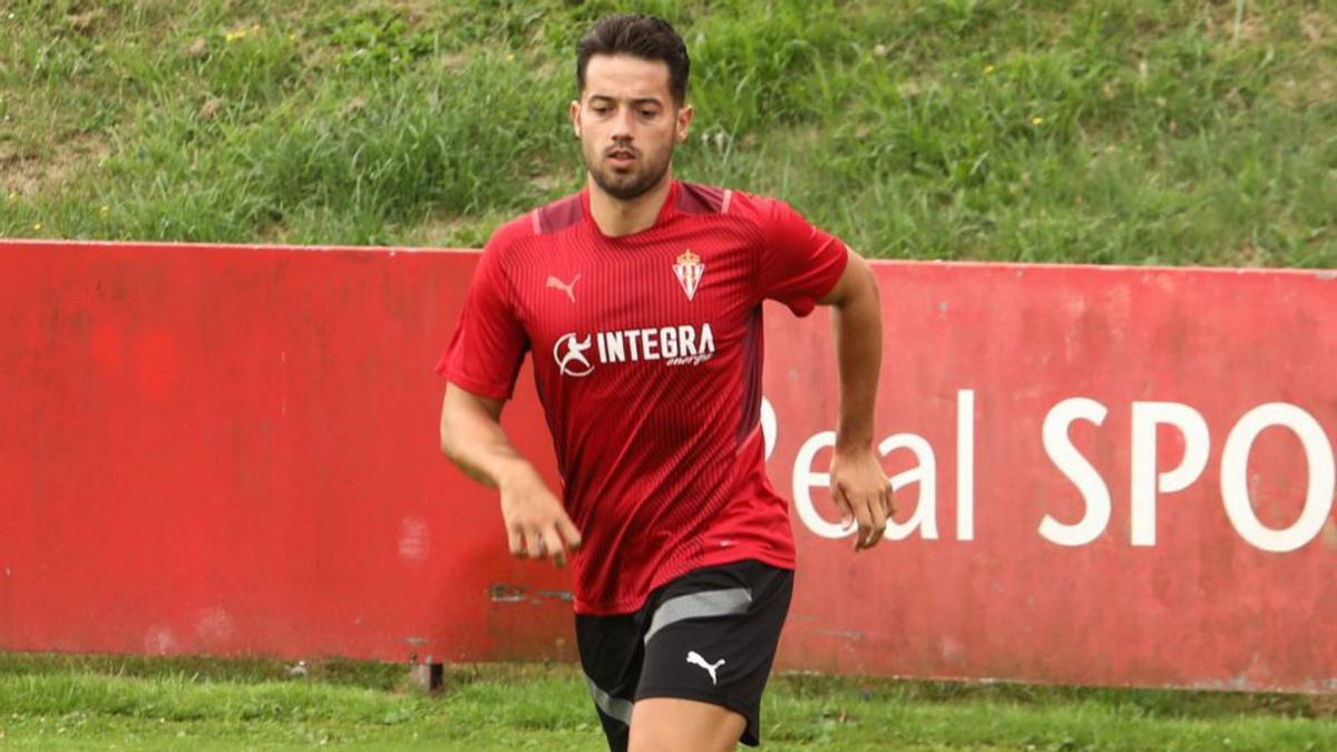 Jony, en el entrenamiento de ayer en Mareo. | Juan Plaza