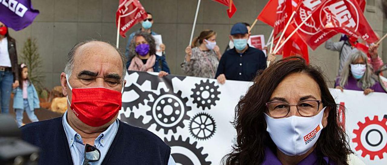 Los secretarios generales de UGT y CCOO en Eivissa y Formentera, Fernando Fernández y Consuelo López.